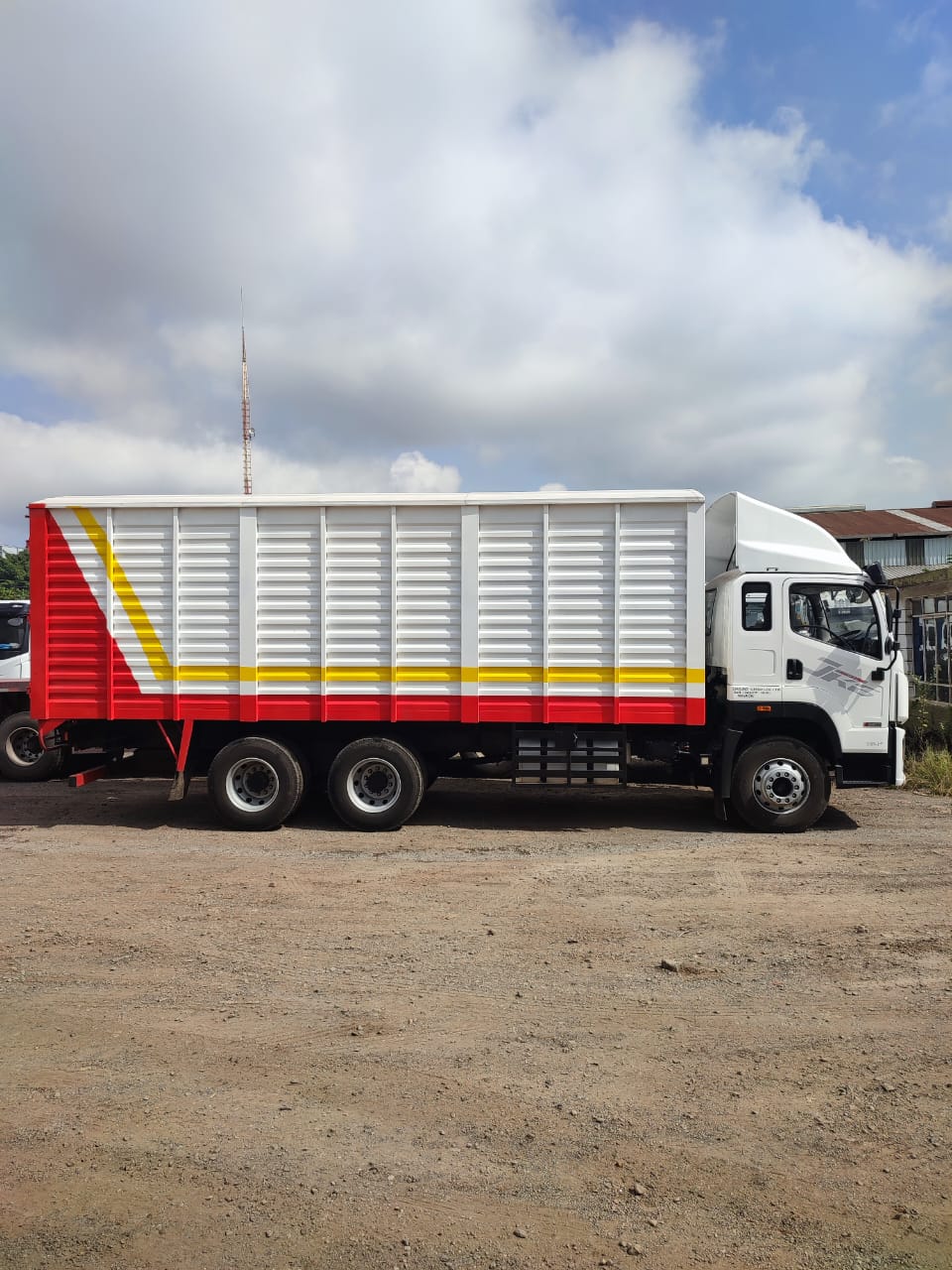FAW CA1260 220HP 6x2 commercial cargo truck